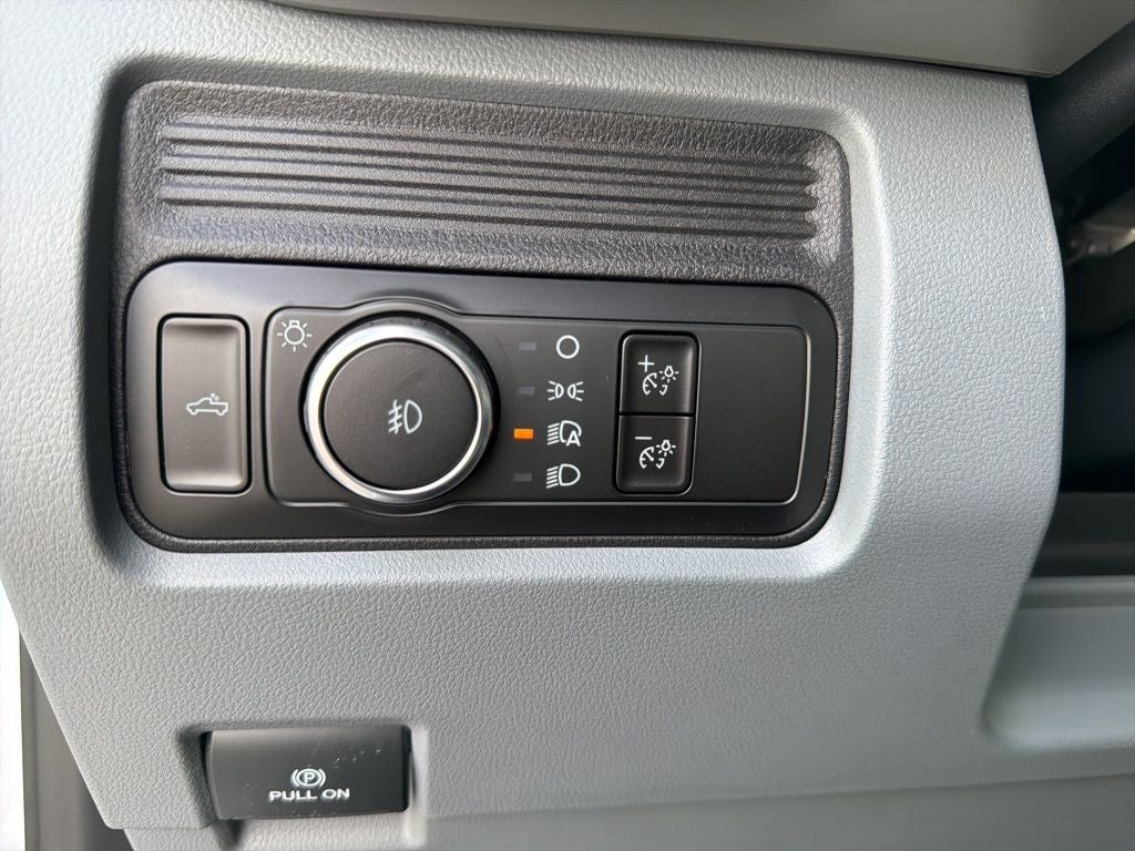 2026 Ford F-450SD XL CAB AND CHASIS DRW