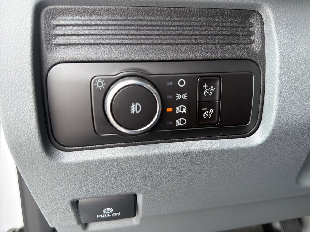 2026 Ford F-550SD XL CAB AND CHASSIS DRW