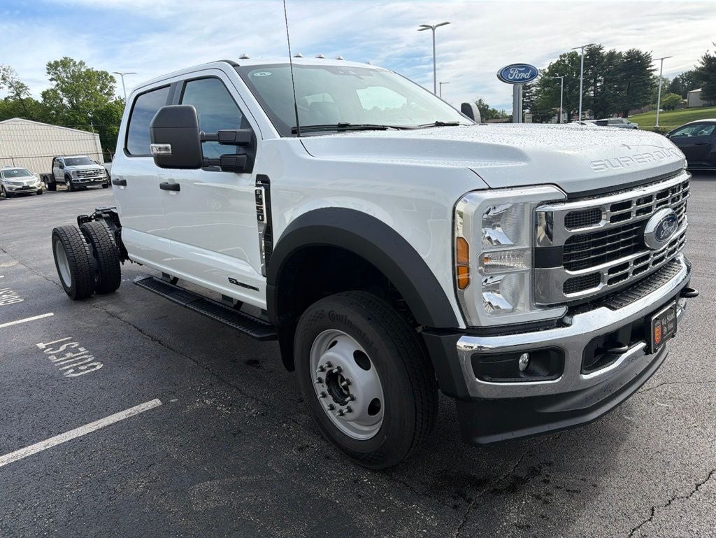 2026 Ford F-550SD XL CAB AND CHASIS DRW