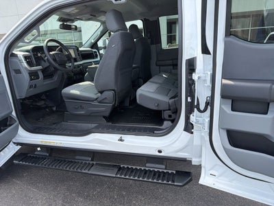2026 Ford F-550SD XLT DRW CAB AND CHASIS