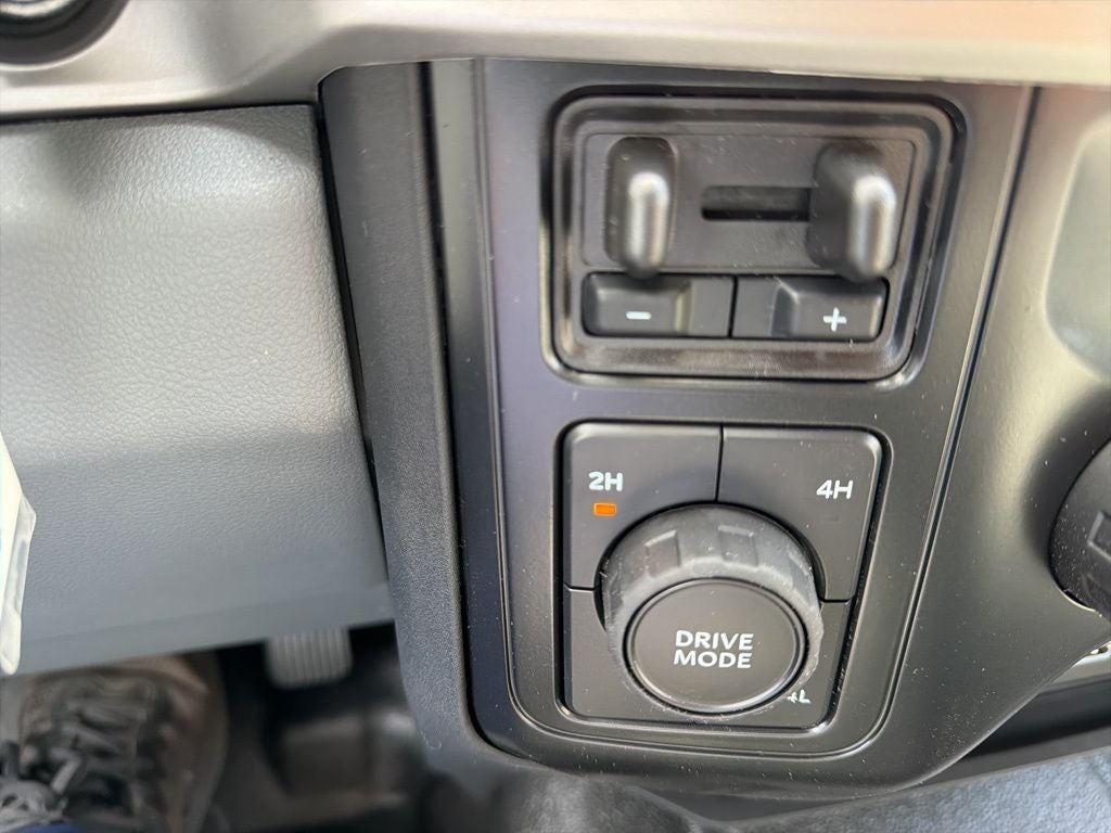 2026 Ford F-550SD XLT DRW CAB AND CHASIS