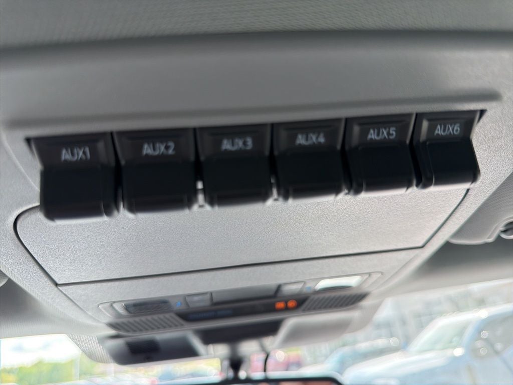 2026 Ford F-550SD XLT DRW CAB AND CHASIS