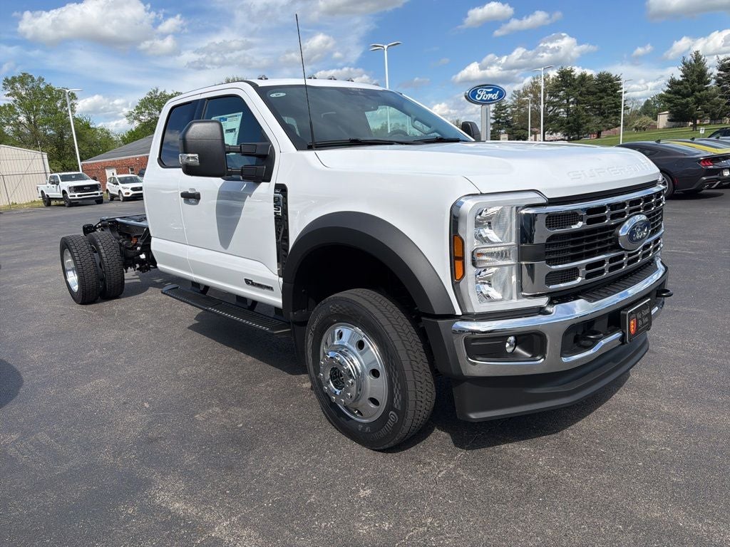 2026 Ford F-550SD XLT DRW CAB AND CHASIS
