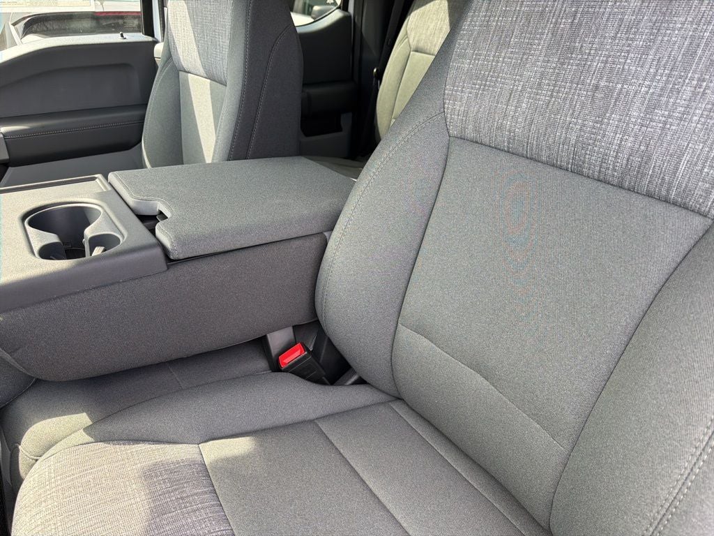 2026 Ford F-550SD XLT DRW CAB AND CHASIS