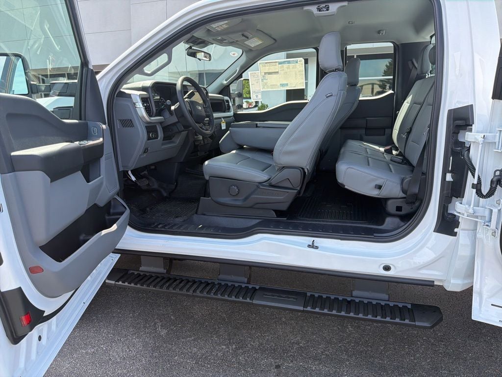 2026 Ford F-250SD XL 8FT READING SERVICE BODY