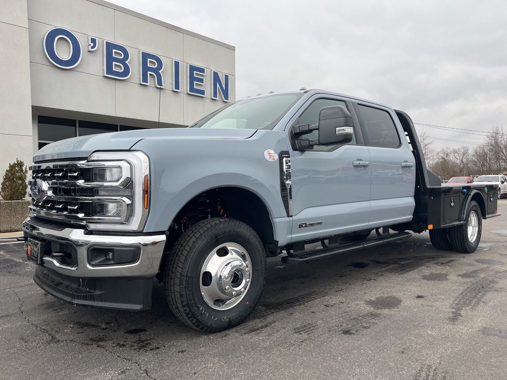 2026 Ford F-350SD Lariat DRW 9' Skirted Flat Bed