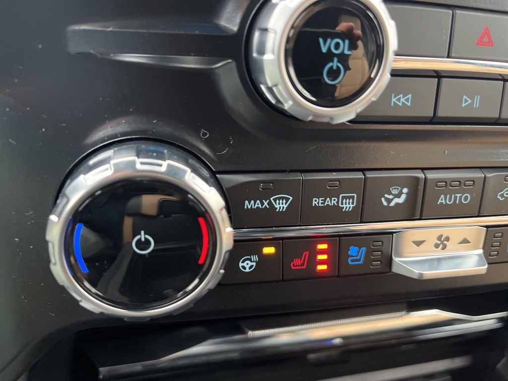 2026 Ford F-350SD Lariat DRW 9' Skirted Flat Bed