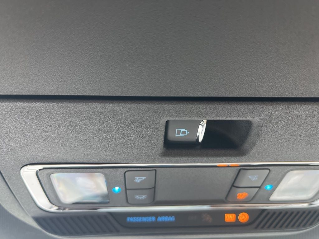 2026 Ford F-350SD Lariat DRW 9' Skirted Flat Bed