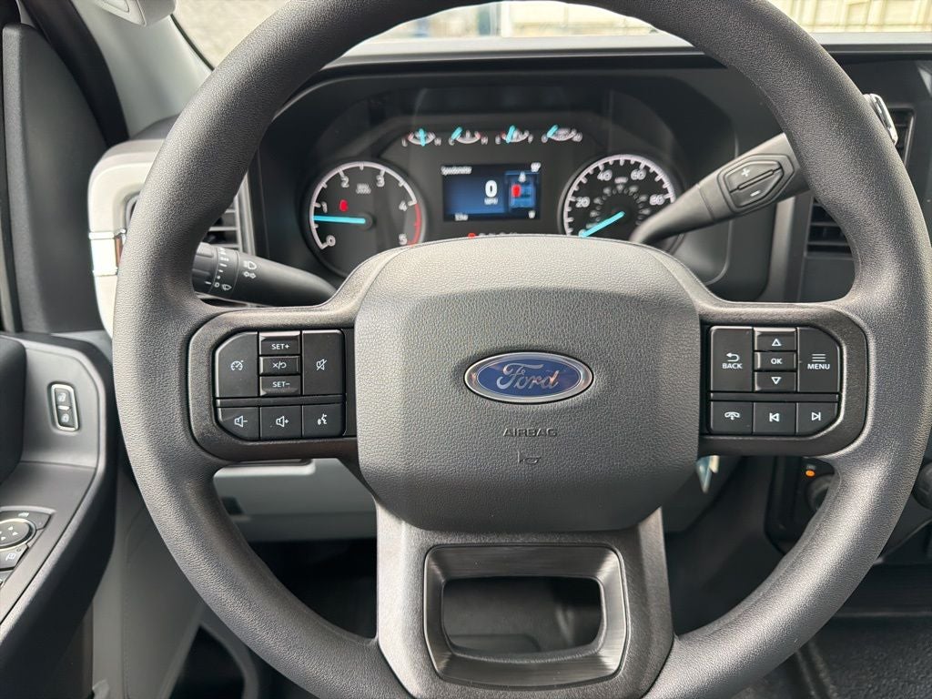 2026 Ford F-350SD CAB AND CHASIS DRW