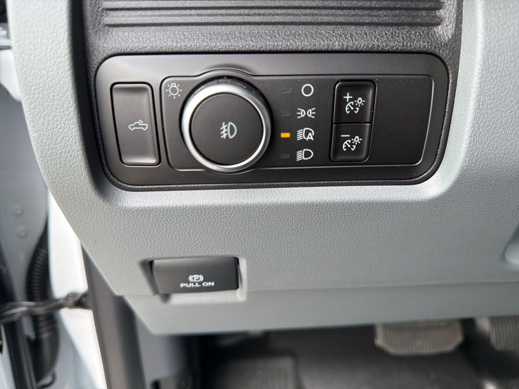 2026 Ford F-350SD CAB AND CHASIS DRW