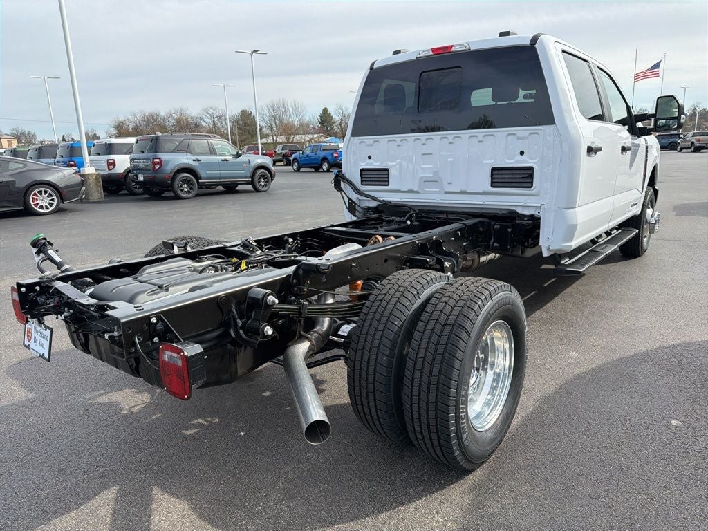 2026 Ford F-350SD CAB AND CHASIS DRW