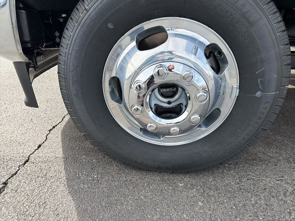 2026 Ford F-350SD CAB AND CHASIS DRW