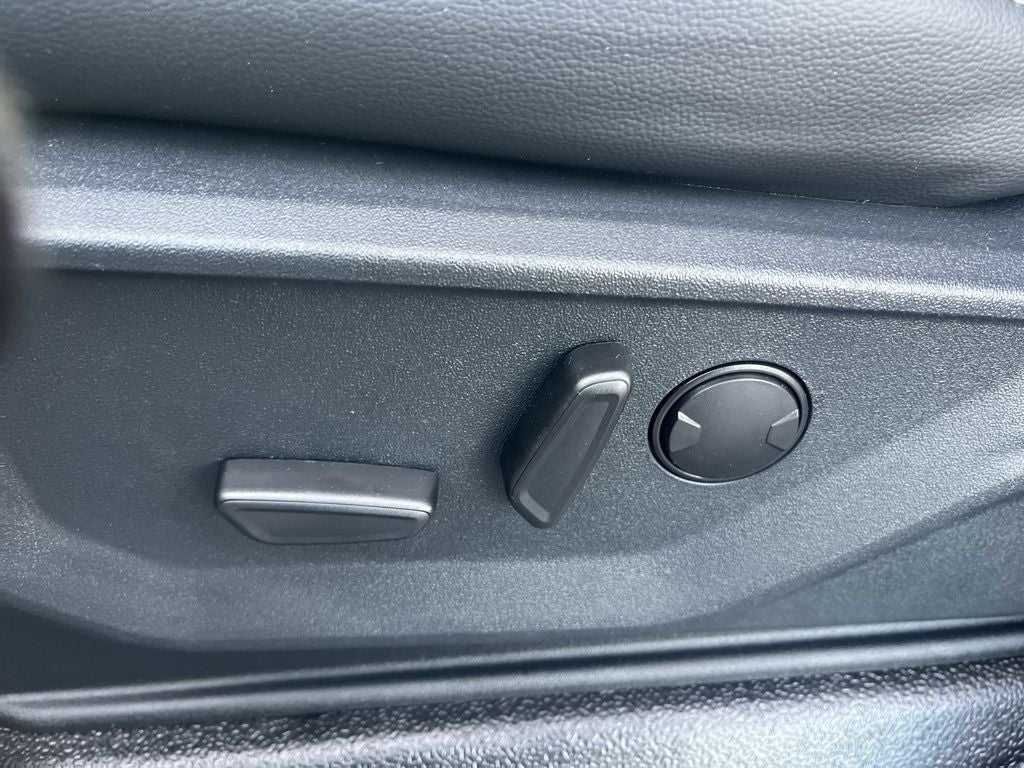 2026 Ford F-350SD Lariat DRW 9FT Aluminum CM Flat Bed