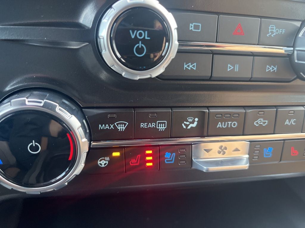 2026 Ford F-350SD Lariat DRW 9FT Aluminum CM Flat Bed