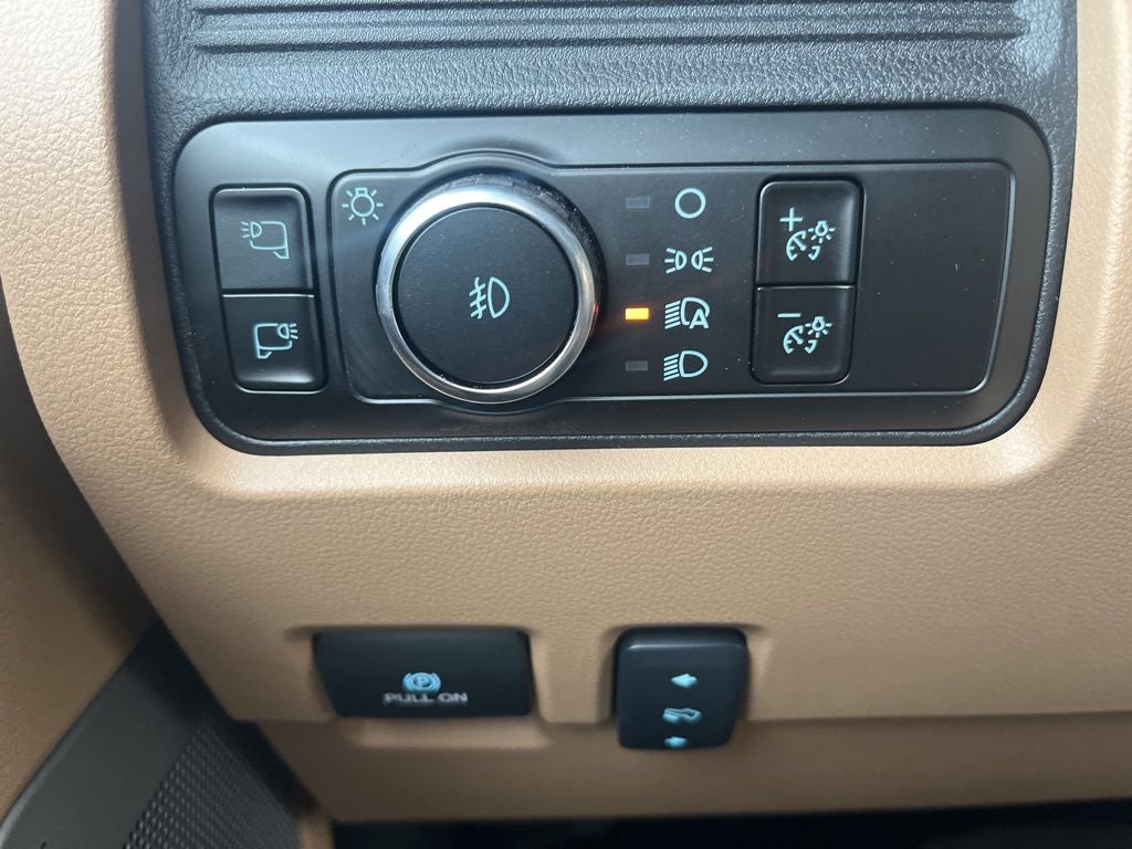 2026 Ford F-350SD Lariat DRW 9FT Aluminum CM Flat Bed