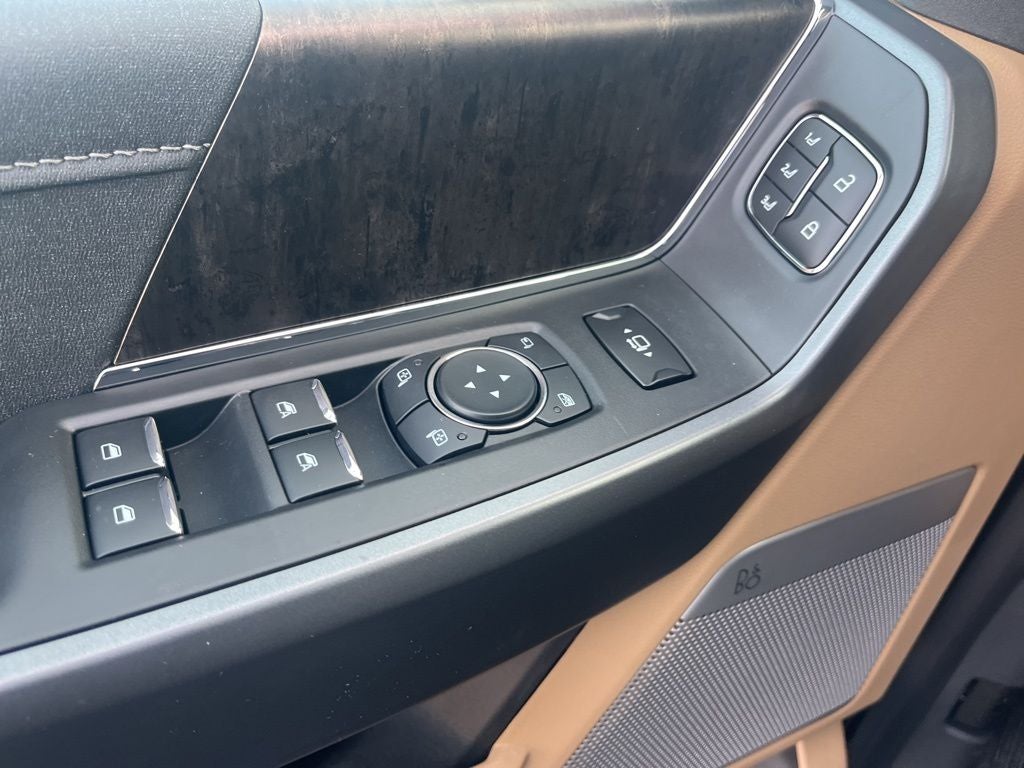 2026 Ford F-350SD Lariat DRW 9FT Aluminum CM Flat Bed