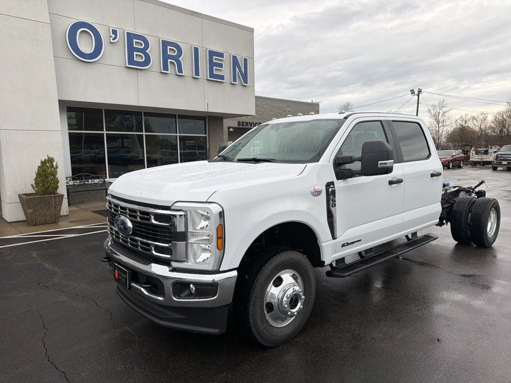 2026 Ford F-350SD XL DRW CAB AND CHASSIS