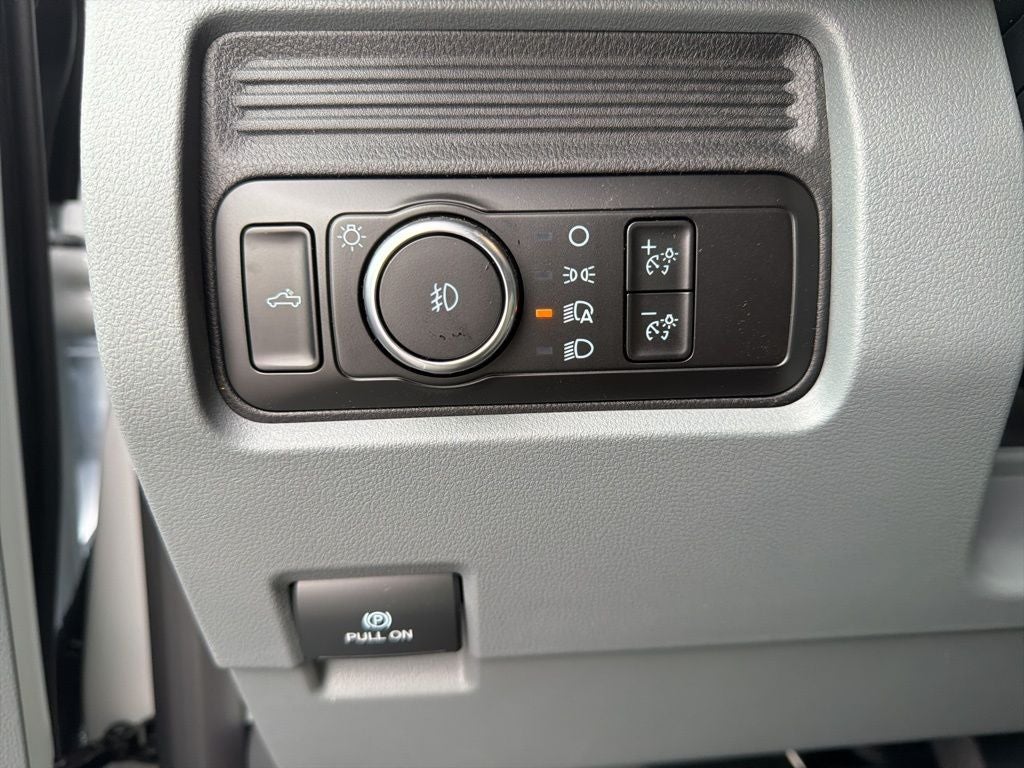 2026 Ford F-350SD XL DRW CAB AND CHASSIS