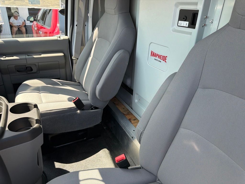 2027 Ford E-350SD Base Cutaway 14FT BOX VAN