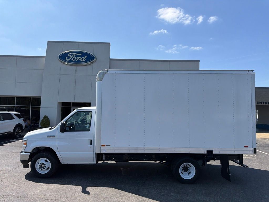 2027 Ford E-350SD Base Cutaway 14FT BOX VAN