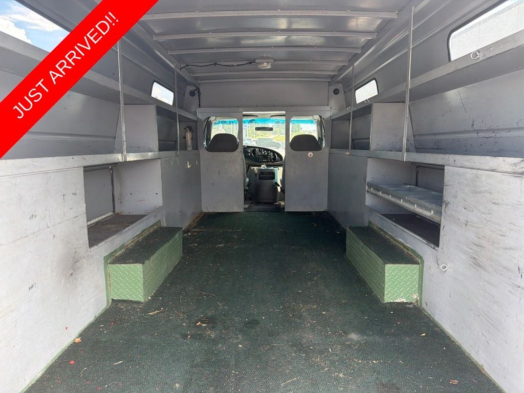 2000 Ford E-450SD Standard Service Body