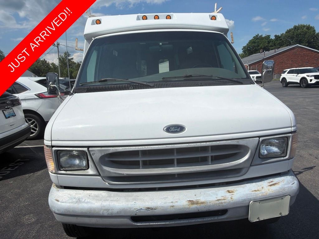2000 Ford E-450SD Standard Service Body