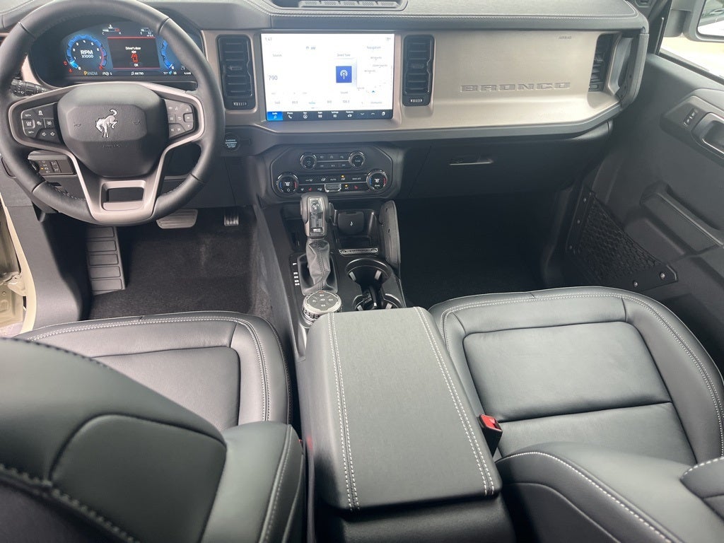 2025 Ford Bronco Outer Banks Sasquatch Pkg.