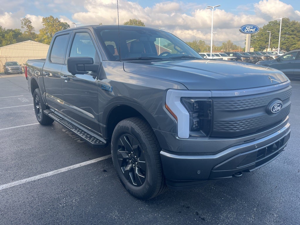 2025 Ford F-150 Lightning Flash