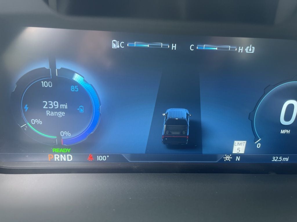 2025 Ford F-150 Lightning Flash