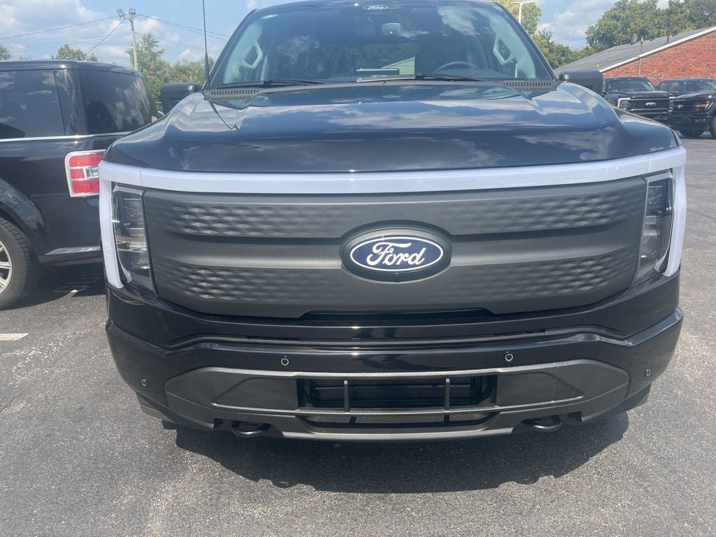 2025 Ford F-150 Lightning Flash