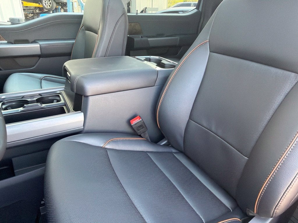 2027 Ford F-250SD F-250® Lariat®