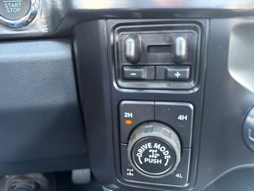 2027 Ford F-250SD F-250® Lariat®