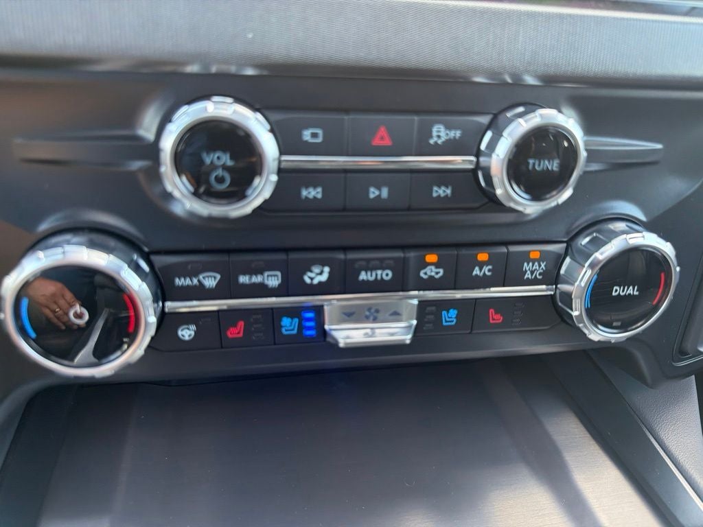 2027 Ford F-350SD F-350® Platinum®