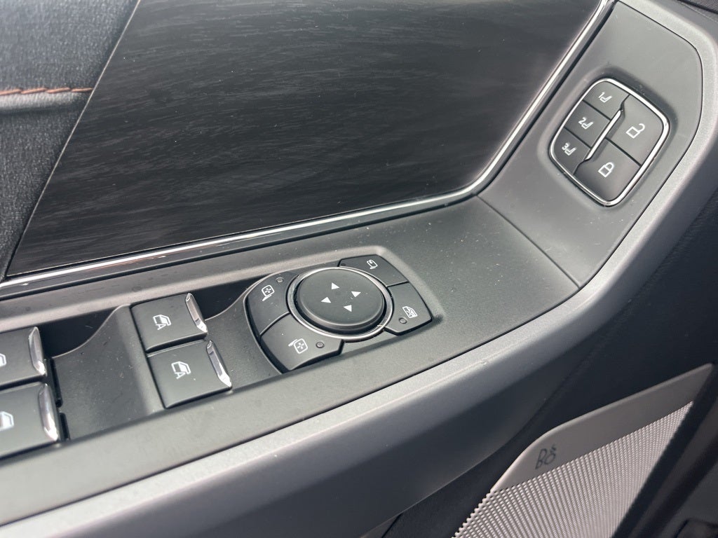 2025 Ford F-150 Lariat Hybrid