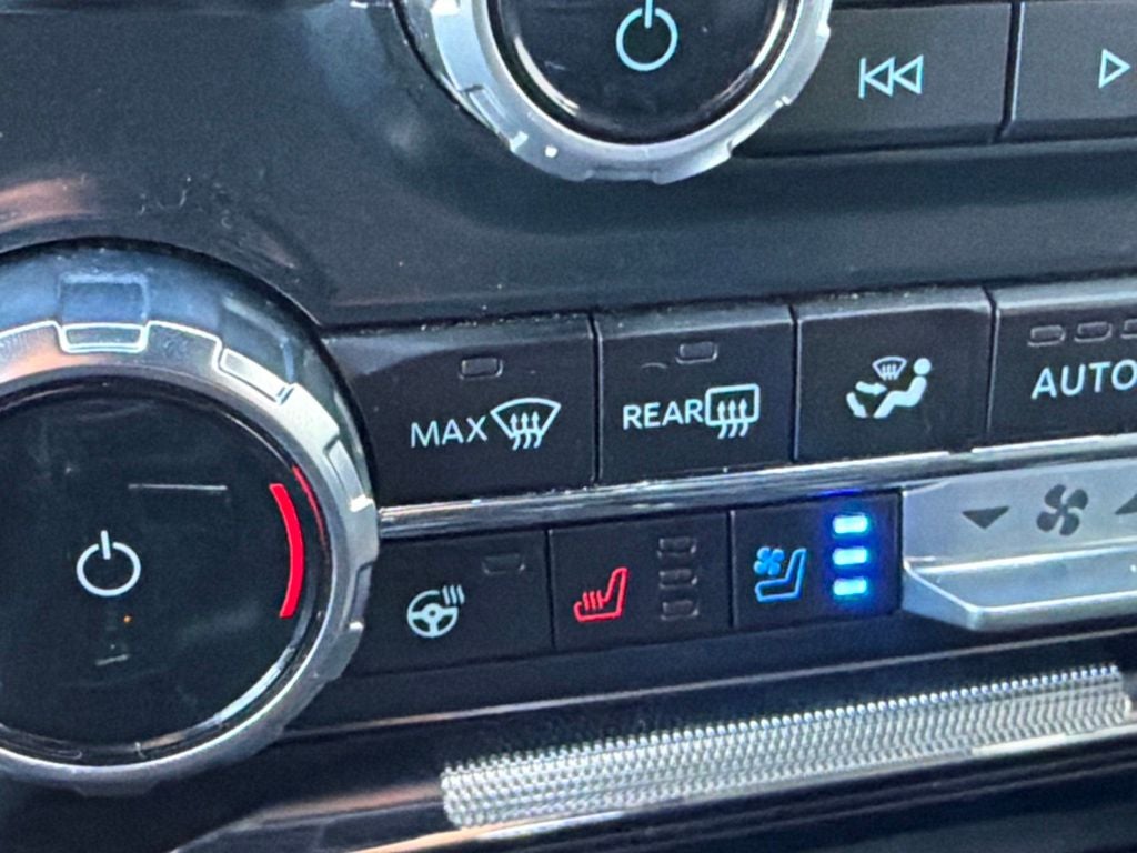 2025 Ford F-150 Lariat Hybrid