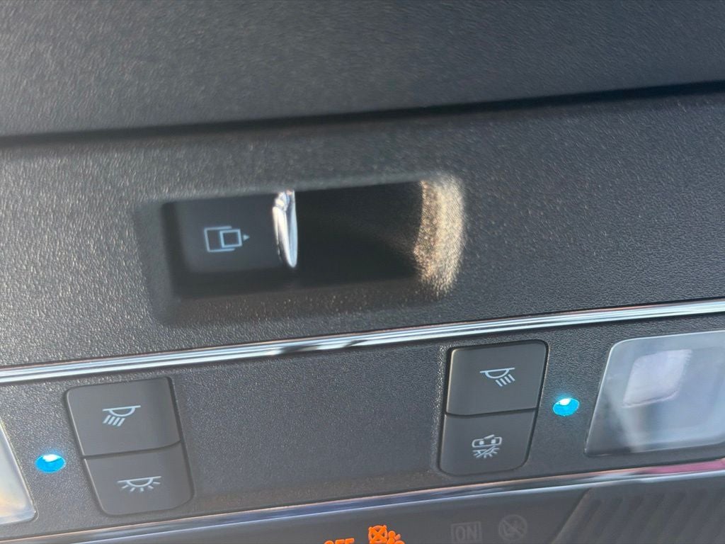 2025 Ford F-150 Lariat Hybrid