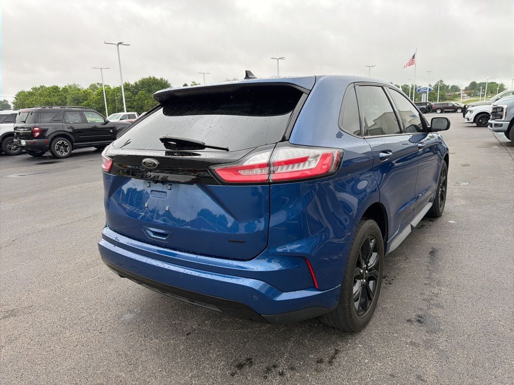 2022 Ford Edge SE