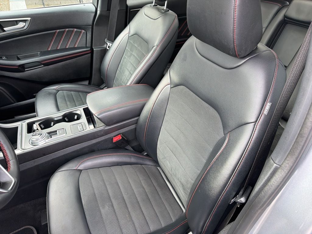 2022 Ford Edge ST Line