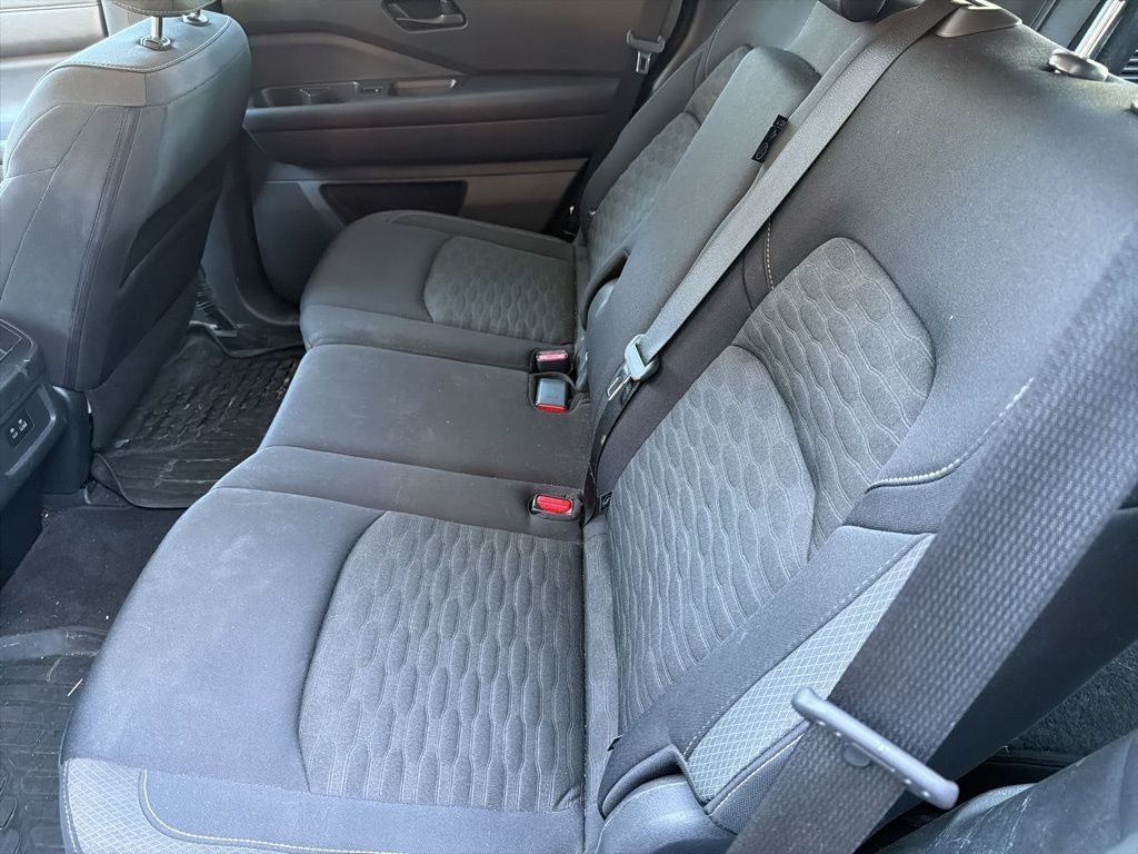 2023 Nissan Pathfinder S