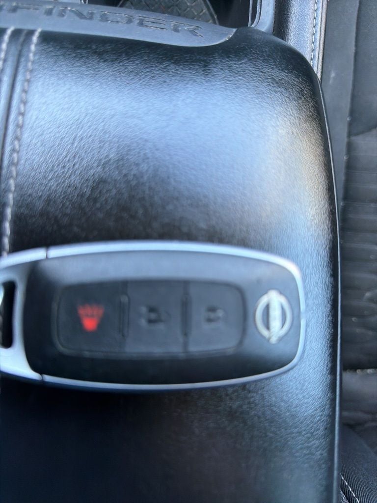 2023 Nissan Pathfinder S