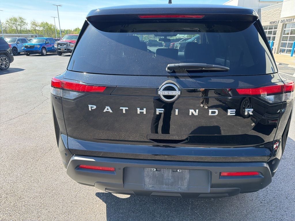 2023 Nissan Pathfinder S