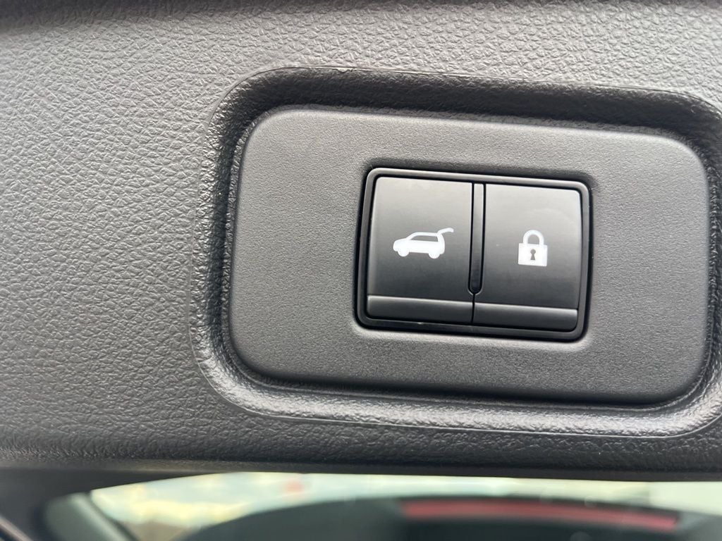 2023 Nissan Pathfinder SV