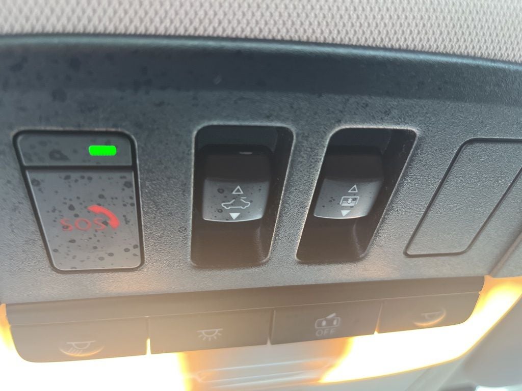 2023 Nissan Pathfinder SV