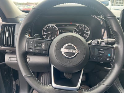 2023 Nissan Pathfinder SV