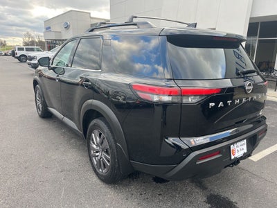 2023 Nissan Pathfinder SV