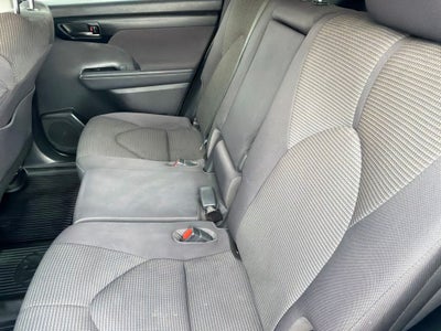 2022 Toyota Highlander LE