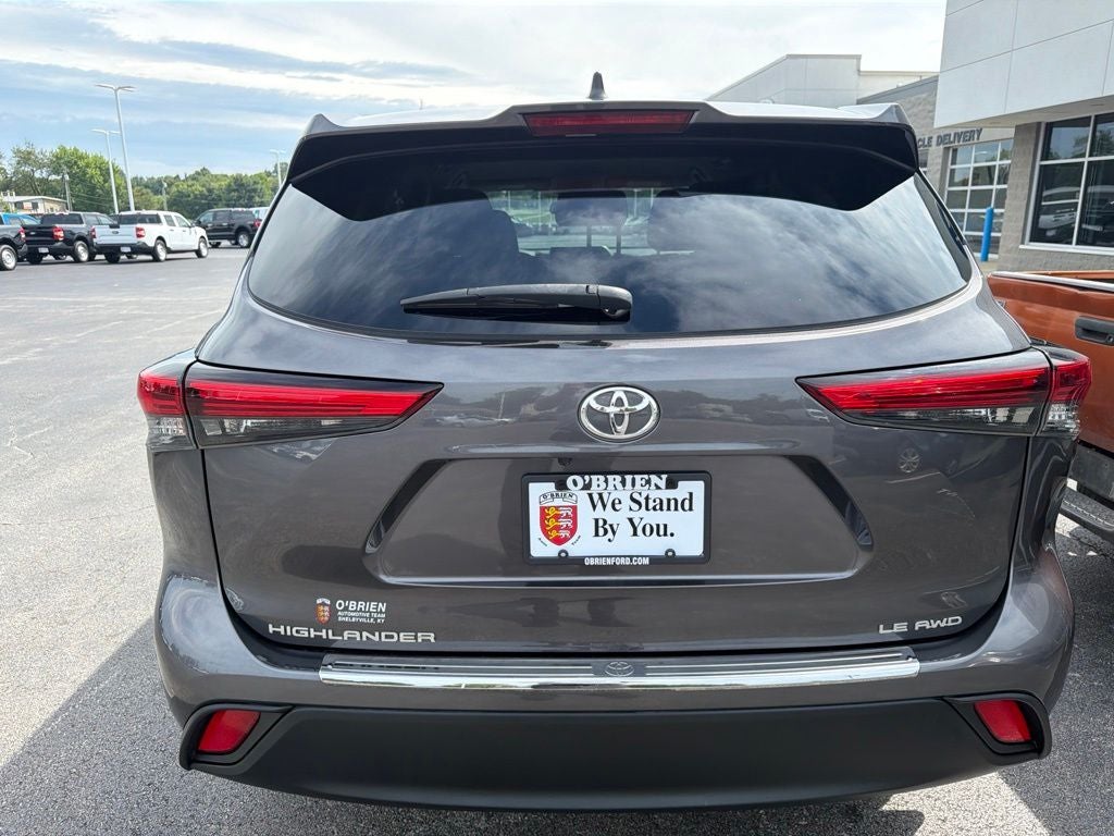 2022 Toyota Highlander LE