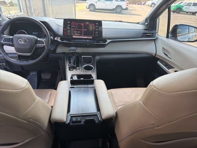 2024 Toyota Sienna Limited 7 Passenger