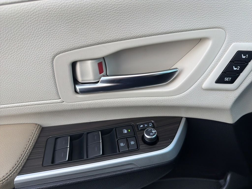 2024 Toyota Sienna Limited 7 Passenger