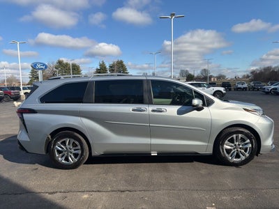 2024 Toyota Sienna Limited 7 Passenger